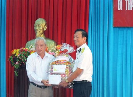 Tet gifts reach Southwestern islands - ảnh 1